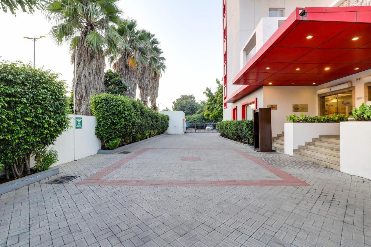 Red Fox By Lemon Tree Hotels, East Delhi Exterior photo