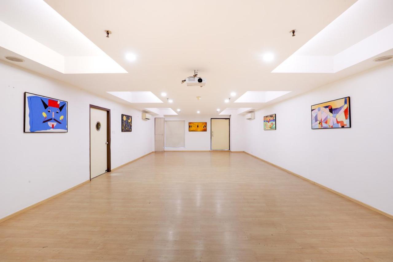Red Fox By Lemon Tree Hotels, East Delhi Exterior photo