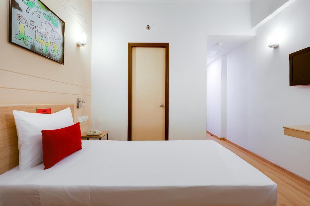Red Fox By Lemon Tree Hotels, East Delhi Exterior photo