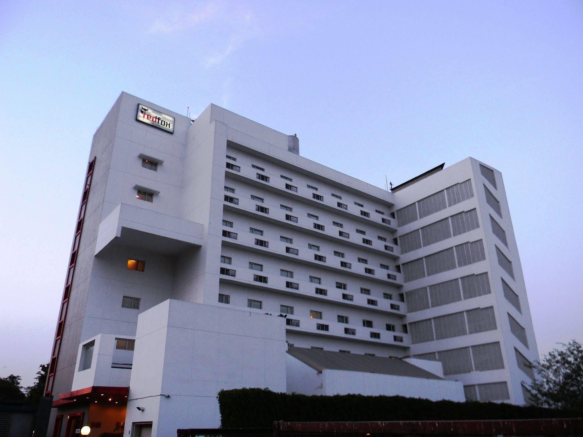 Red Fox By Lemon Tree Hotels, East Delhi Exterior photo