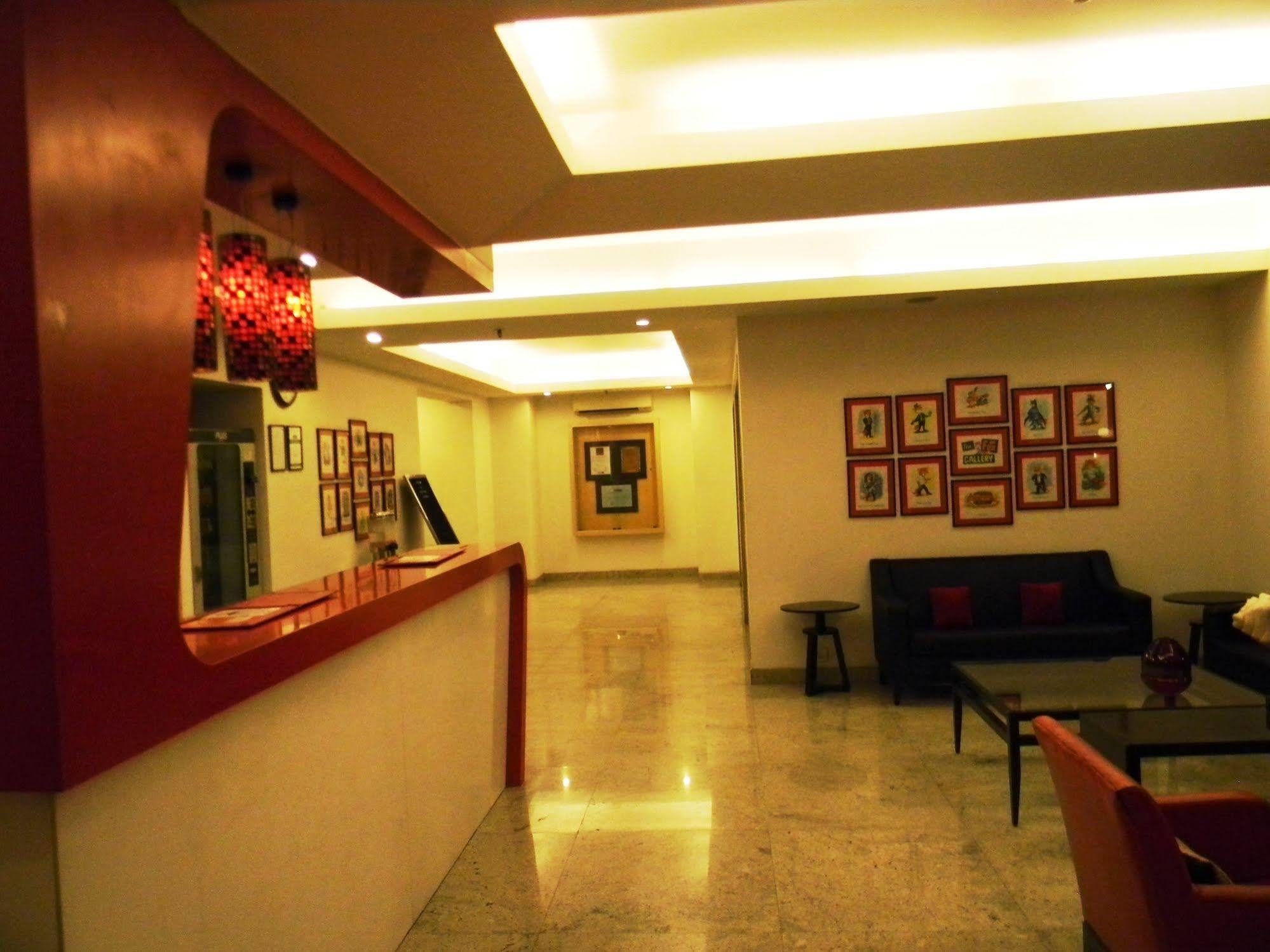 Red Fox By Lemon Tree Hotels, East Delhi Exterior photo