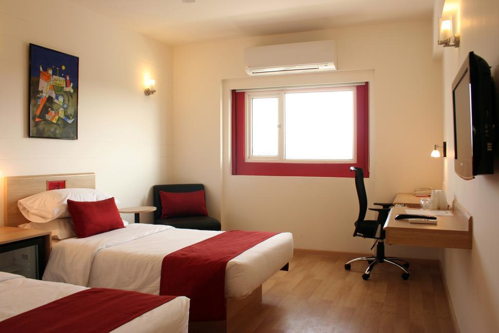 Red Fox By Lemon Tree Hotels, East Delhi Room photo