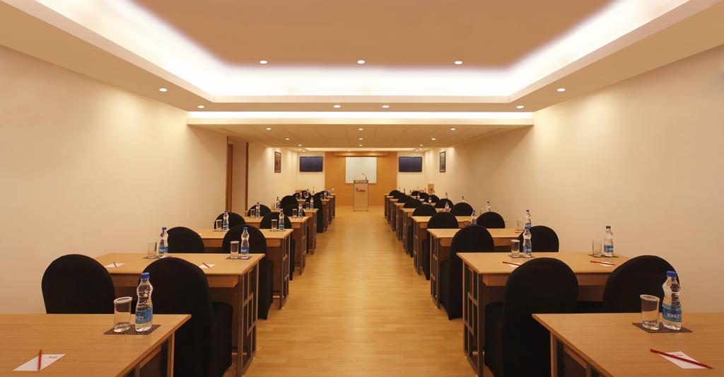 Red Fox By Lemon Tree Hotels, East Delhi Exterior photo